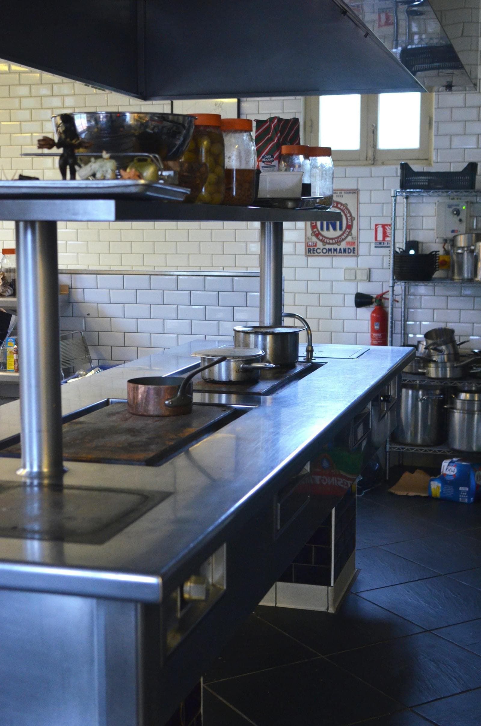 A clean commercial restaurant kitchen — Roger's commercial pest control keeps Missouri restaurants and businesses audit-ready.